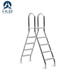 گراؤنڈ پول سیڑھی ریل کے اوپر